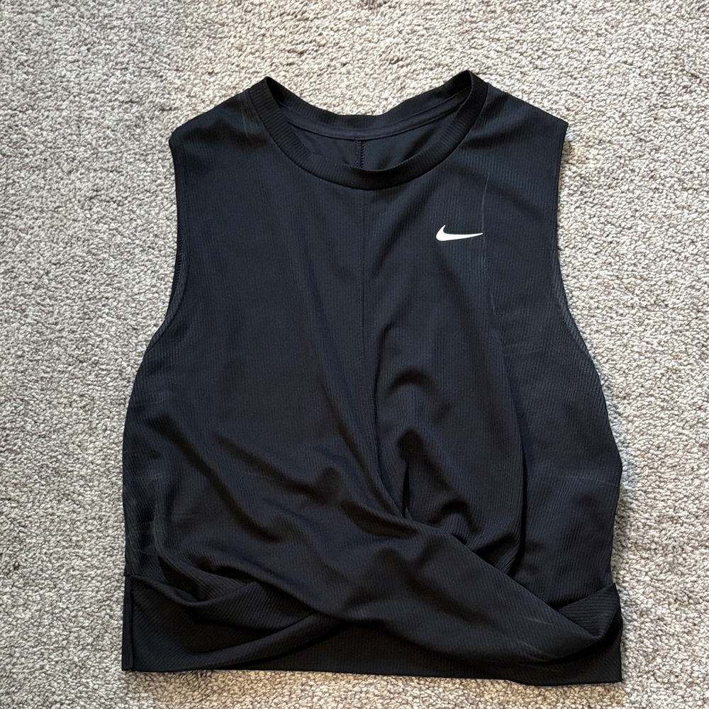 Nike top very good condition